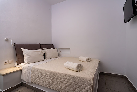 DSC01720.jpg ECONOMY ROOM