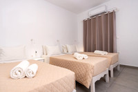 DSC01711.jpg Triple Room