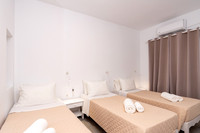 DSC01707.jpg Triple Room